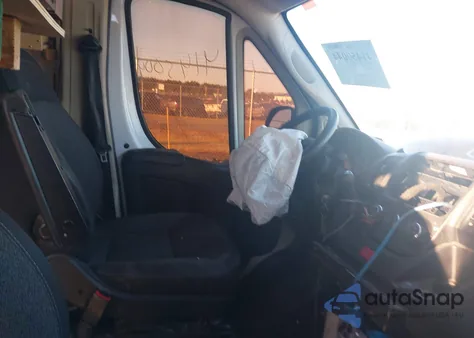 2018 Ram Promaster 2500 High Roof 136 Wb из США, поврежденный, VIN 3C6TRVCG3JE112834